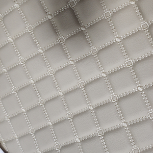 Tissu <span class=keywords><strong>d</strong></span>'<span class=keywords><strong>ameublement</strong></span> en cuir PVC matelassé brodé <span class=keywords><strong>pour</strong></span> siège de voiture - Product Image 2