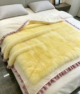 Manta <span class=keywords><strong>de</strong></span> Lana Real <span class=keywords><strong>de</strong></span> Pelo Largo Amarillo Claro Personalizada por el Fabricante, con Ribete <span class=keywords><strong>de</strong></span> <span class=keywords><strong>Volantes</strong></span> <span class=keywords><strong>de</strong></span> Lujo, para Cama Doble, Textil para el Hogar <span class=keywords><strong>de</strong></span> Invierno - Product Image 2