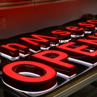 Enseigne Lumineuse LED 3D en Métal Personnalisée EZD, Lettrage Canalisé Éclairé pour Salon de Coiffure, Tabac, Devanture de Magasin