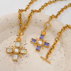 Collana con Chiusura a Croce in Acciaio Inox <span class=keywords><strong>e</strong></span> Zirconi, Gioielli Cristiani per <span class=keywords><strong>Lei</strong></span>/<span class=keywords><strong>Lui</strong></span>, Ciondolo a Croce OT Placcato Oro 18K Antiossidante - Product Image 2