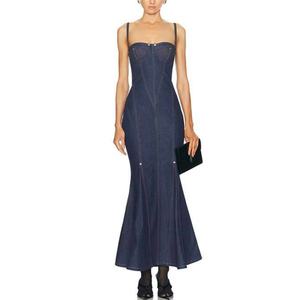 Robes longues en jean personnalisées de haute qualité pour femmes, sexy, à fines bretelles, couleur unie, style vintage délavé, effet délavé, moulantes, pour tenue du jour (OOTD) - Product Image 1