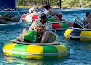 Équipement de terrain de jeu chaud jeux de sports nautiques <span class=keywords><strong>moteur</strong></span> pare-chocs bateau Tubes bateau gonflable pare-chocs bateaux tamponneurs motorisés pour <span class=keywords><strong>piscine</strong></span> - Product Image 4