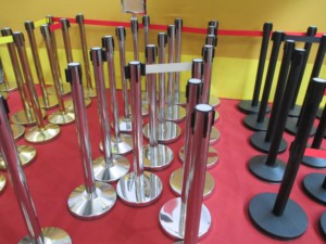 เสากั้นฝูงชนแบบยืดหดได้พร้อมสายรัดสแตนเลสขัดเงาสำหรับขาย - Product Image 5