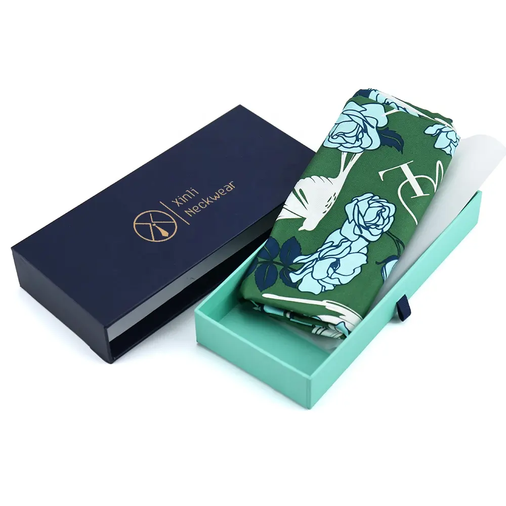 Luxus persönliches Logo gedruckt Frauen Frühling grün Vogel Blumenmuster Big Square benutzer definierte Schal Seide mit Box