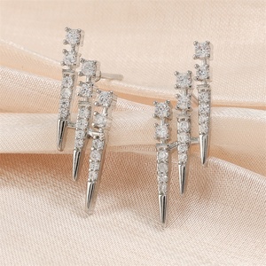 Rakol ต่างหูเซอร์โคเนีย EP5816ทรงลูกบาศก์น้ำแข็ง4มม. ต่างหูชุบเงินอัลลอยเครื่องประดับสำหรับผู้หญิง - Product Image 3