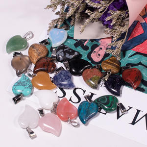 จี้หัวใจพีชคริสตัลธรรมชาติสำหรับผู้หญิงสร้อยคอหัวใจโค้งเล็ก - Product Image 1