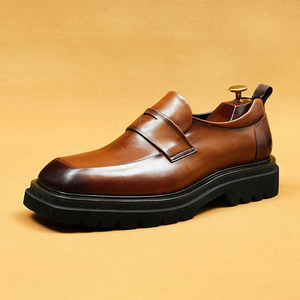 Zapatos de Cuero para Hombre, Estilo Británico, Formales de Negocios, Punta Ancha, Suela Gruesa, Diseño para Aumentar la Altura, para Bodas y Uso Casual - Product Image 1