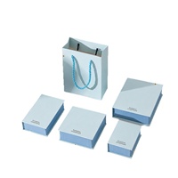 Scatola Regalo per Gioielli Azzurra con Chiusura Magnetica e Motivo Solido per Conservare Anelli, Ciondoli, Bracciali e Collane