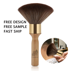 Brosse à dépoussiérer le cou pour barbier, personnalisée, à long manche en bois, poils doux en nylon, pour la coupe de cheveux, le nettoyage du cou et du visage, pour salon et usage domestique - Product Image 1