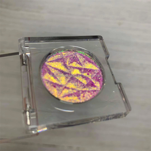 Solo un color Sombra de ojos personalizada Multi-Chrome Sombra de ojos maquillaje independiente Camaleón Resplandor prensado metálico sartenes de polvo con paquete - Product Image 1