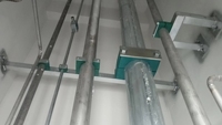 Fabrication de colliers de serrage hydrauliques robustes, colliers de serrage pour tuyaux en PVC à un seul trou, collier de serrage pour tubes hydrauliques avec boulons