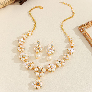 Juego de 3 Piezas de Collar y Pendientes de Cadena Corta con Perlas de Imitación y Diamantes de Imitación, Accesorios de Joyería de Lujo Ligero y Estilo Vintage - Product Image 3