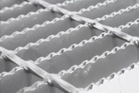 Marches d'escalier en béton modernes durables à prix réduit, vente directe usine, surface antidérapante, composants structurels en acier, pour parquet
