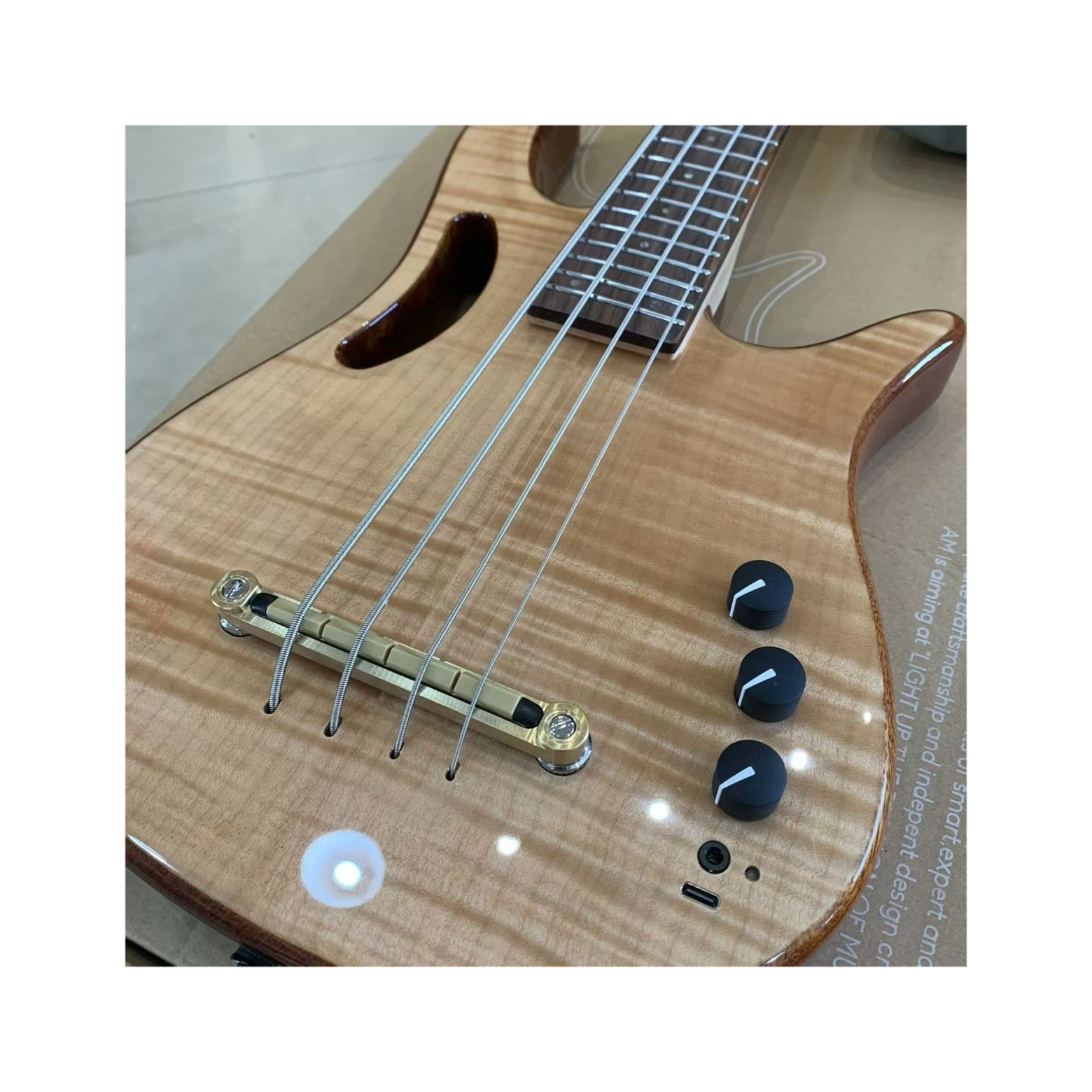 Akama Mini Bass Guitar - Silent, Portable, and Perfect for Beginners