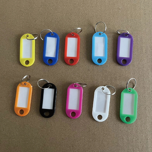 Étiquettes de clés en plastique multicolores vierges avec anneau fendu, étiquettes d'identification de clés à inscrire pour le marquage des noms de bagages - Product Image 3