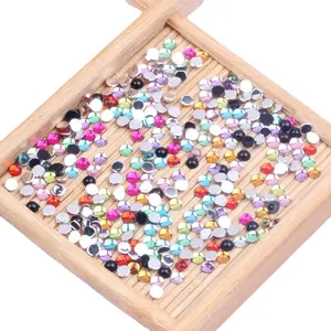 Nouveau Offre Spéciale demi-rond acrylique Flatback perles 3mm 300 pièces beaucoup de couleurs colle sur boucles d'oreilles cheveux vêtements et accessoires matériaux