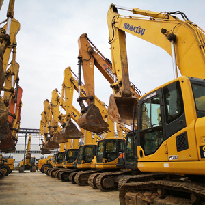 Excavatrice sur chenilles Komatsu PC240 d'occasion, état d'origine, faible nombre d'heures de fonctionnement, économique, avec une large quantité de pièces détachées en stock. - Product Image 5