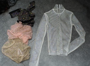 S336 nuova maglia Crop Top in rete a rete di cristallo scavata trasparente con strass strass maglia Cover up abbigliamento da Beach Club - Product Image 6