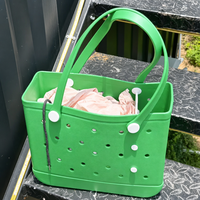 Sac de plage en EVA imperméable grande capacité, sac fourre-tout perforé lavable, sac à bandoulière tendance avec accessoires breloques DIY