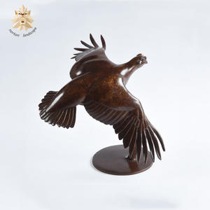 Moderne Buitentuin Decoratie Metalen Dieren Sculptuur Zingen Lied Messing Bronzen Papegaai Staande Op De Boom Standbeeld - Product Image 5