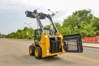 XC7SR07 Caricatore Versatile con Sterzo a Slitta, Prezzo Vantaggioso per i Mercati dell'Africa Orientale per Lavori Agricoli