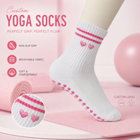Chaussettes de yoga personnalisées avec broderie en forme de cœur pour femmes, antidérapantes, pour Pilates et ballet, douces, respirantes, avec logo personnalisé, couleur personnalisée, chaussettes de sport avec grip