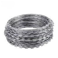 Fil barbelé galvanisé à chaud en bobine, fil de fer rasoir anti-escalade, durable, pour la sécurité des usines, entrepôts, fermes et vergers