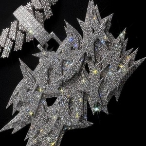 Magnifique collier pendentif hip-hop serti de diamants, idéal pour les soirées et les mariages, disponible à prix de gros depuis l'Inde. - Product Image 6