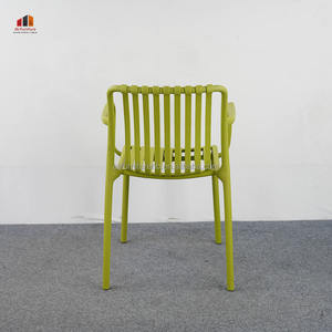 <span class=keywords><strong>Chaise</strong></span> en plastique d'extérieur avec design à lattes ventilées, durable et résistante aux intempéries pour patio, café et restaurant - Product Image 6