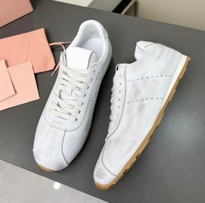 Chaussures pour femmes en dentelle vieillie - Chaussures en cuir véritable blanc cassé, à semelle plate, décontractées et idéales pour les trajets quotidiens - Product Image 4