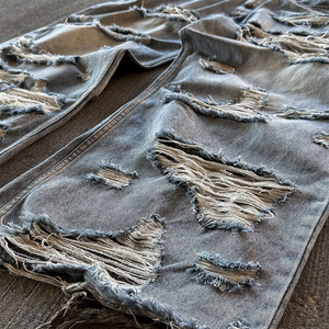 بنطلون جينز رجالي مستقيم بتصميم عتيق مخصص عالي الجودة مع غسيل حجري وتمزقات بأسلوب الشارع العصري - Product Image 3