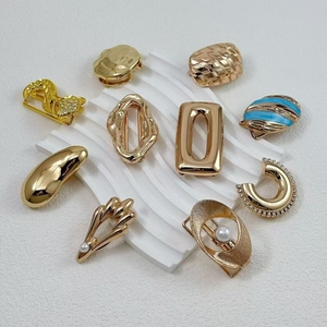 Nhà Sản Xuất Trung Quốc Nhà Cung Cấp Số Lượng Lớn Nguồn Cung Cấp Tùy Chỉnh Kẽm Hợp Kim U-Hình Dạng Seashell Bikini Khóa Con Sao Biển Kim Loại Khóa Cho Đồ Bơi - Product Image 2