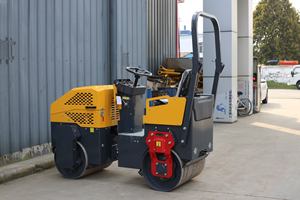 גלגלת רטט להחלפת מהירות ללא שלבים לפרויקטים של בנייה של מדרכות, גלגלת כביש הידראולית בעלת הנעה כפולה עם תוף כפול - Product Image 4