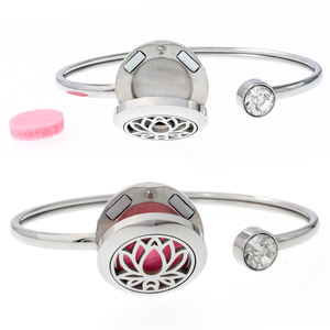 女性用20mmブレスレット香水ディフューザーバングルエッセンシャルオイルステンレススチールジュエリーロケット香水アロマセラピーブレスレット - Product Image 6