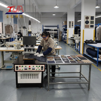 Machine de presse à chaud entièrement automatique et intelligente pour l'impression 3D de logos sur t-shirts et vêtements, avec étiquette en caoutchouc de silicone pour l'impression de vêtements