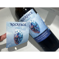 Étiquette de bouteille de vin personnalisée avec gaufrage et estampage à chaud or, impression commerciale, étiquette autocollante en vinyle avec vernis UV sélectif, papier texturé spécial