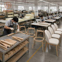 Ensemble de mobilier de restaurant Ron Group : Table en bois massif, banquette en tissu à dossier haut, chaise moderne de luxe sur mesure avec structure en bois pour café