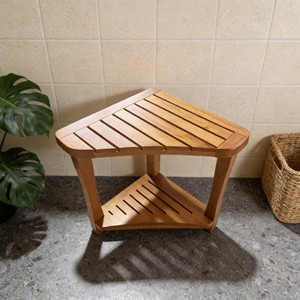 Tabouret de salle de bain triangulaire en teck, profondeur 39,4 cm, double couche avec étagère de rangement, siège de douche imperméable - Product Image 1