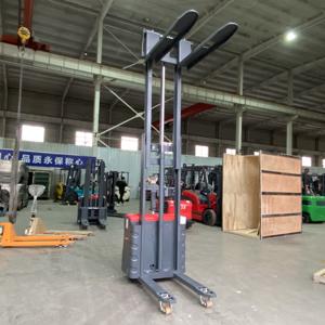 Precio de fábrica Equipo de almacén Carretilla elevadora 1,5 metros a 3,5 metros Altura de elevación 2000 kilogramos Carretilla elevadora Grúa apiladora - Product Image 5