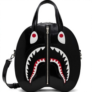 SPLENDID APPAREL Mochila Unisex de Piel Sintética Negra con Diseño de Tiburón, Estilo Hip Hop, Correa Desmontable, Capacidad de 20L, para Uso Escolar - Product Image 1