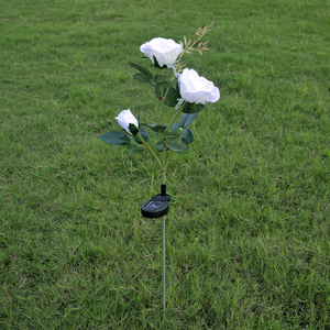 Lámpara Solar LED de 3 Cabezas con Diseño de Rosa, Impermeable IP65, para Decoración de Jardín, Césped y Caminos - Product Image 2