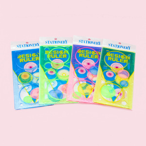 Juego de reglas de diseño, plantilla multifuncional de plástico para dibujo de estudiantes, color aleatorio, empaquetado individualmente - Product Image 1