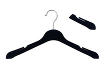 Cintre à vêtements en plastique noir de haute qualité pour adultes, antidérapant, multifonctionnel pour les magasins de vêtements