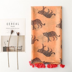 2025 tùy chỉnh khăn cho mùa xuân mùa hè xuyên biên giới thương mại cam đỏ báo in Cheetah mô hình dày đặc Voile tua khăn choàng - Product Image 2