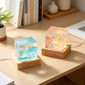 Lámpara de Noche de Resina Hecha a Mano con Diseño de Montaña Dorada y Alce, Lámpara de Escritorio LED USB de Madera Natural para Decoración del Hogar - Product Image 5