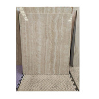 Tuiles en marbre beige RomaTravertine d'origine italienne, panneaux en pierre alvéolés en aluminium, panneaux légers pour la décoration murale