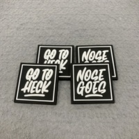 Étiquettes de vêtements personnalisées avec logo, accessoires, patchs en PVC souple noir à coudre, fabricant de patchs en caoutchouc plastique écologiques