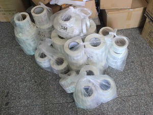 Autocollant en rouleau en PVC personnalisé avec feuille d'or, forte adhérence et impression imperméable - Product Image 4