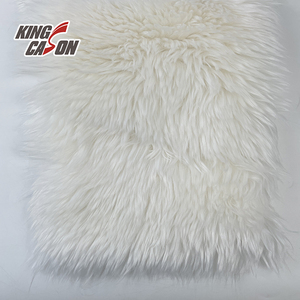 KINGCASON Fabricant en gros 100% polyester Tissu en fausse fourrure moelleux et luxueux de couleur personnalisée pour la <span class=keywords><strong>barbe</strong></span> du Père Noël - Product Image 1