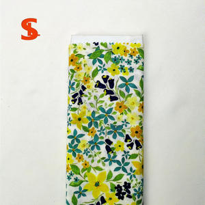 ผ้าฝ้ายลิเบอร์ตี้ออร์แกนิค คอมบ์ด วูเวน ป๊อปลิน พิมพ์ลายดอกไม้เล็กสีฟ้าเหลือง ผ้าเรียบ สำหรับชุดเดรสผู้หญิงและเด็ก สวมใส่สบายๆ - Product Image 4